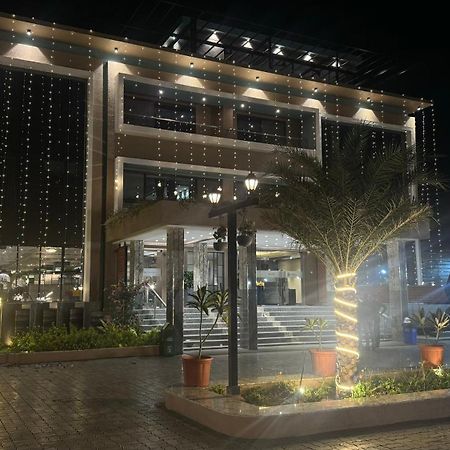 The Pavilion Park Resort Malegaon Екстер'єр фото