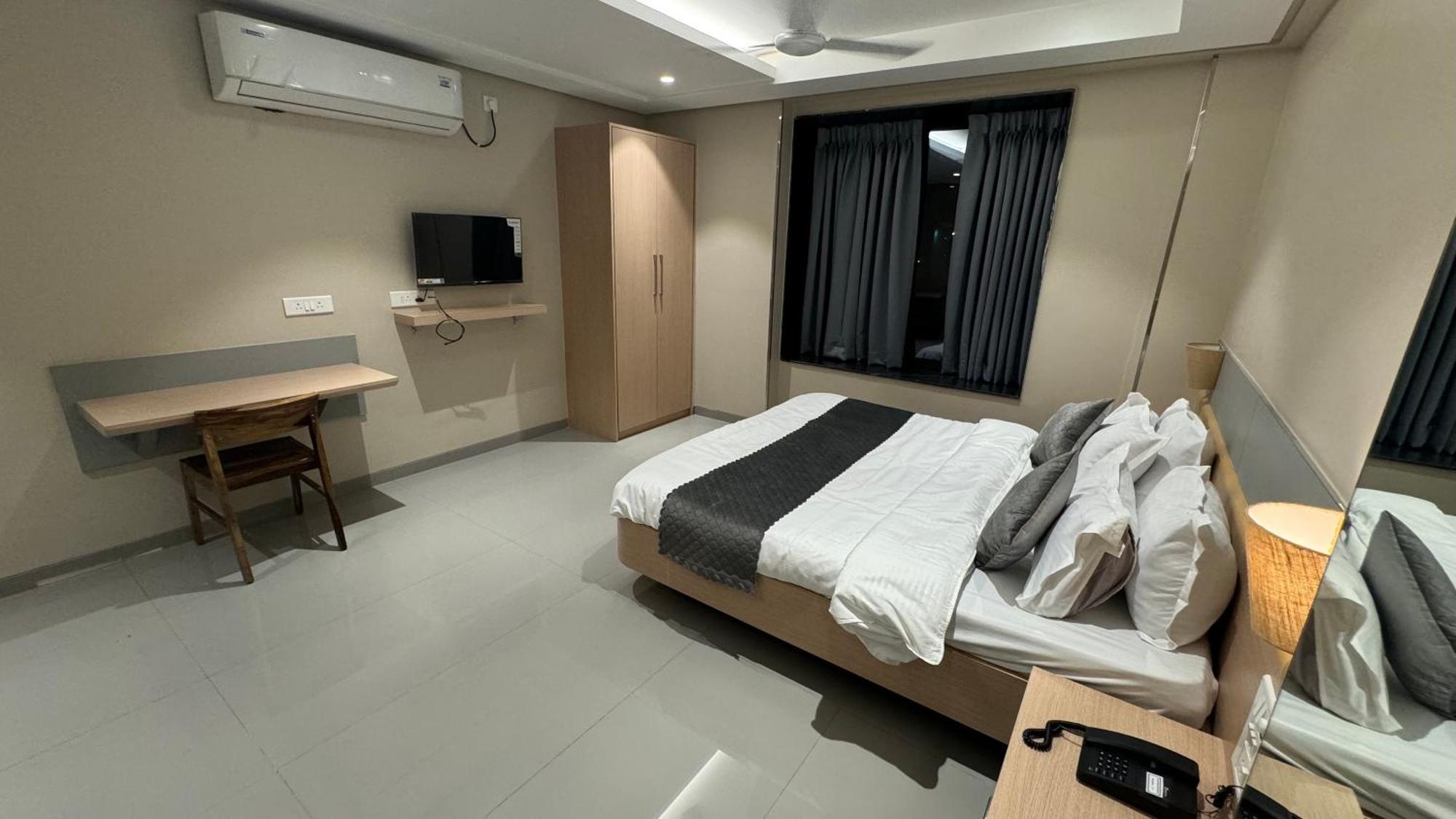 The Pavilion Park Resort Malegaon Екстер'єр фото