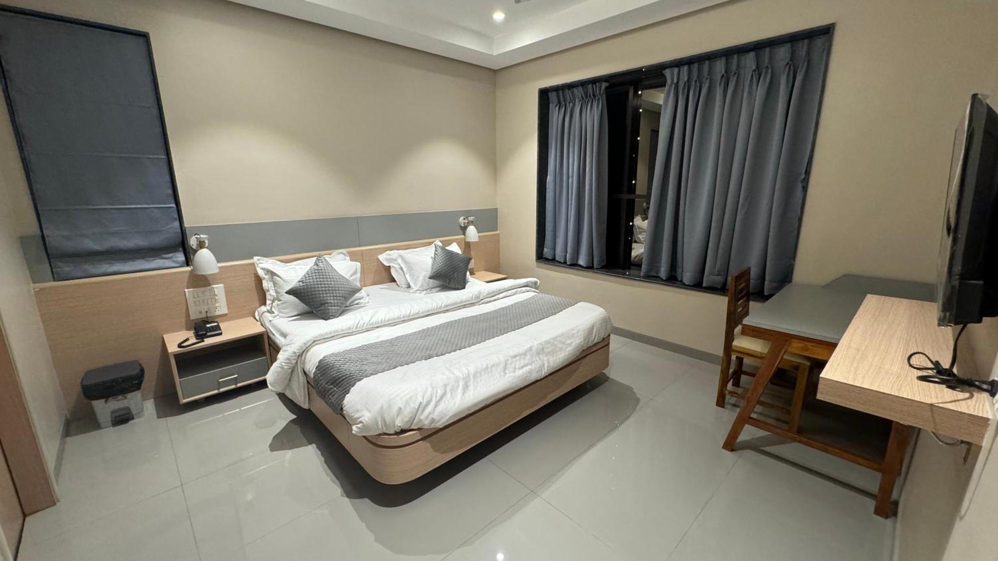 The Pavilion Park Resort Malegaon Екстер'єр фото