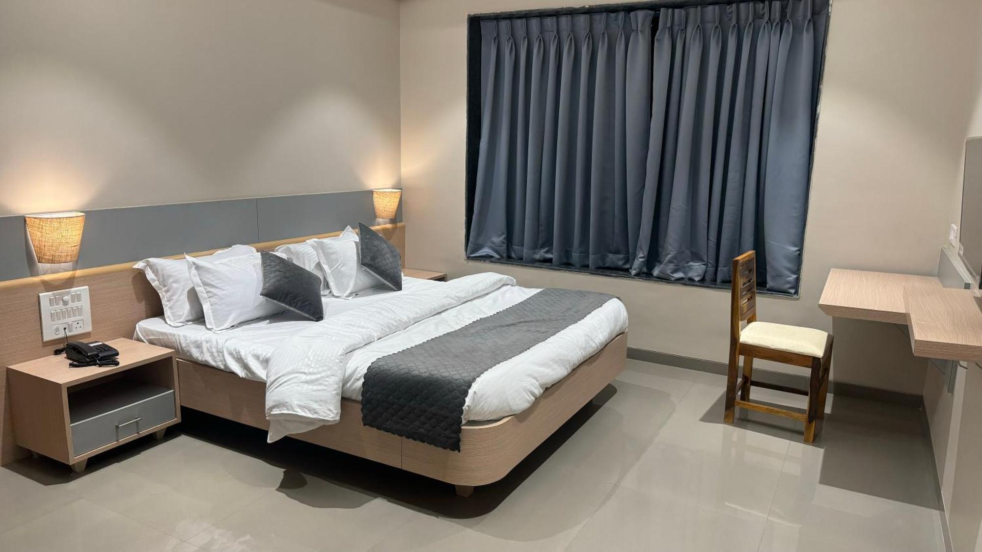 The Pavilion Park Resort Malegaon Екстер'єр фото