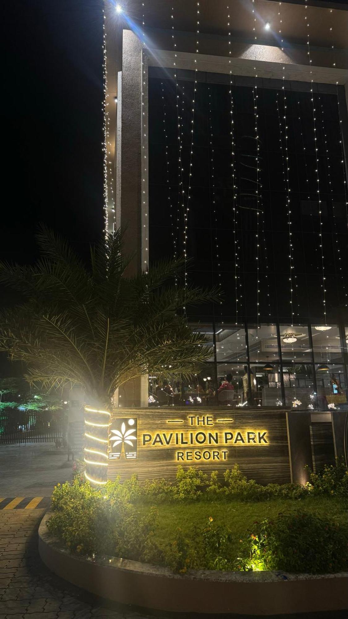 The Pavilion Park Resort Malegaon Екстер'єр фото
