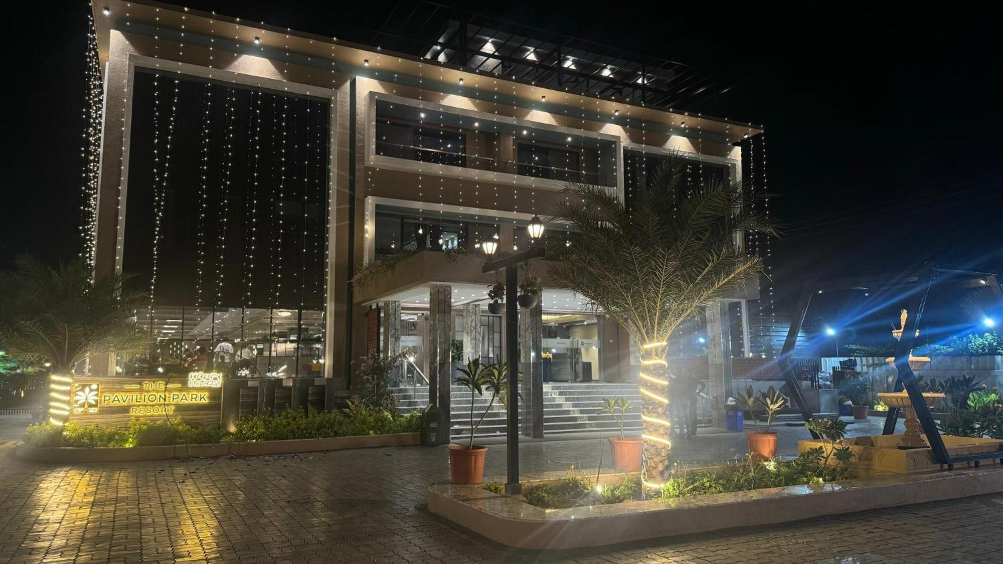 The Pavilion Park Resort Malegaon Екстер'єр фото